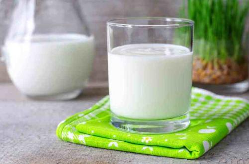 Маска для волос от перхоти с кефиром. Рецепты масок для роста и укрепления волос с кефиром в домашних условиях