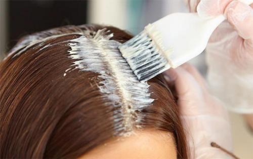 Маска для волос от перхоти с кефиром. Рецепты масок для роста и укрепления волос с кефиром в домашних условиях