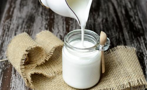 Маска для волос от перхоти с кефиром. Рецепты масок для роста и укрепления волос с кефиром в домашних условиях