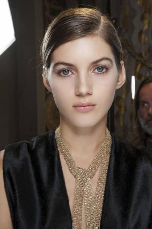 Как красить миндалевидные глаза. Правила макияжа для миндалевидных глаз