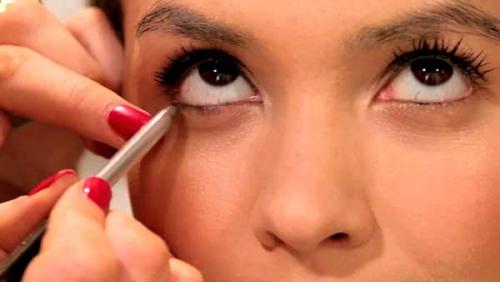 Как красить миндалевидные глаза карандашом. Как краситься карандашом