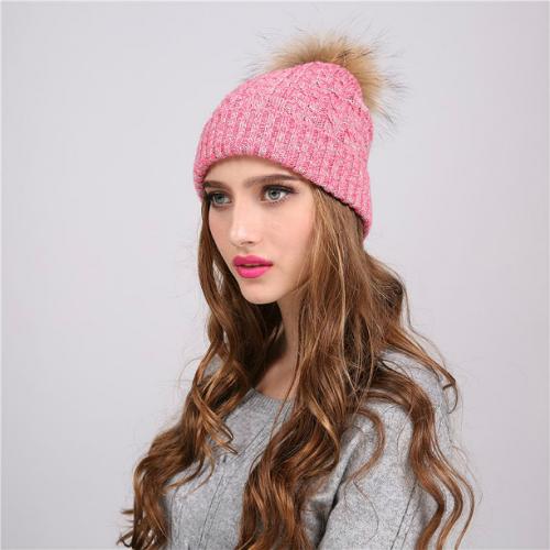 Головные уборы которые молодят. Осторожно! 15 моделей шапок, которые состарят вас на 10 лет