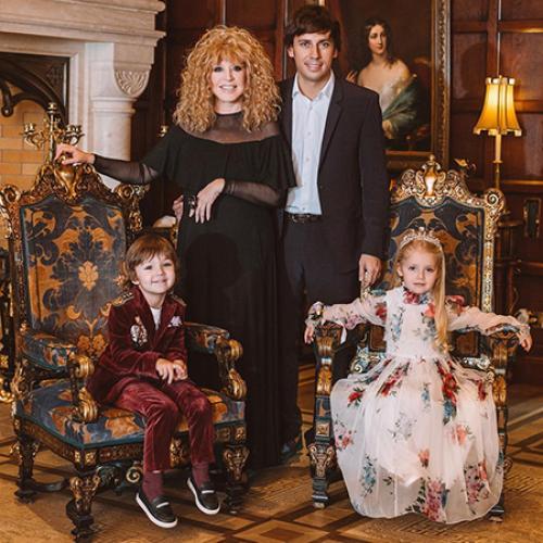 Как менялась Пугачева. Вся жизнь в 10 фото: как менялась Алла Пугачева 09