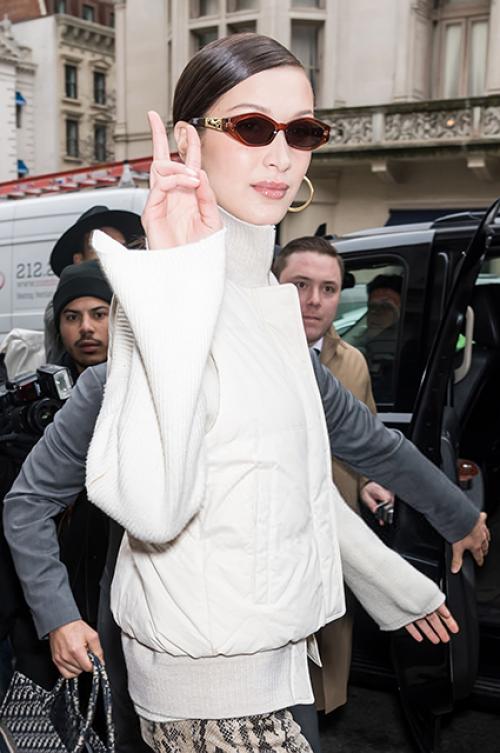 Как по форме лица подобрать солнцезащитные очки. Геометрия и мода: как подобрать солнцезащитные очки по форме лица 10 Как по форме лица подобрать солнцезащитные очки. Геометрия и мода: как подобрать солнцезащитные очки по форме лица 10