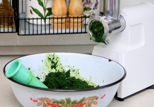 Листья хрена в кулинарии.