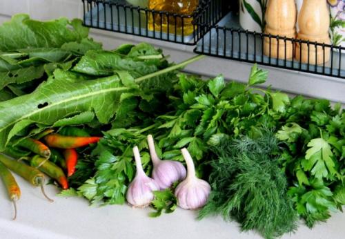 Листья хрена в кулинарии.