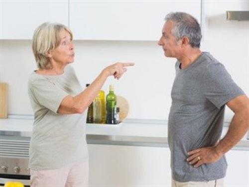 Развод после долгих лет брака. Причины развода после многих лет совместной жизни