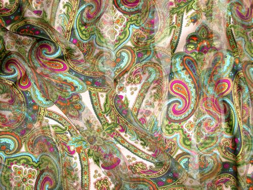 Чем отличается Блузка от рубашки. Летние блузы Блузка или рубашка есть в гардеробе каждой представительницы прекрасного пола. При этом далеко не все знают, чем они отличаются. А ведь это абсолютно разная одежда, подходящая под определенный образ. 25