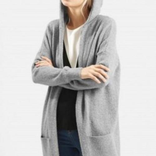 Серый кардиган с капюшоном. Варианты сочетания разных вариантов моделей