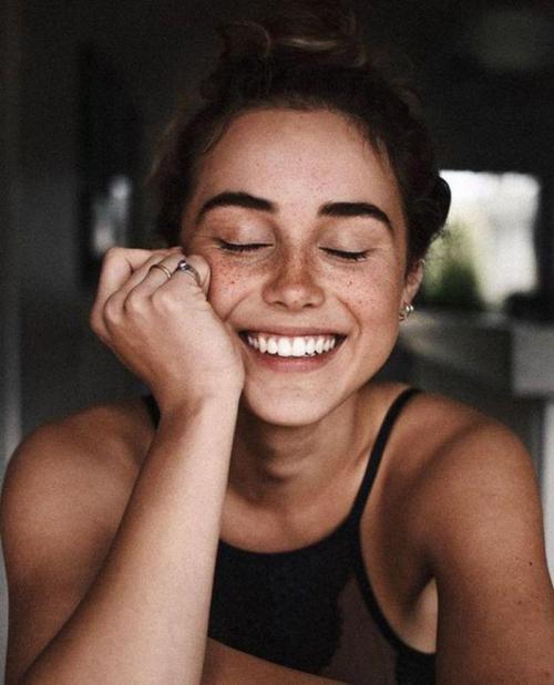 Как выглядеть сногсшибательно каждый день в школу. 12 трюков, которые помогут выглядеть сногсшибательно без макияжа