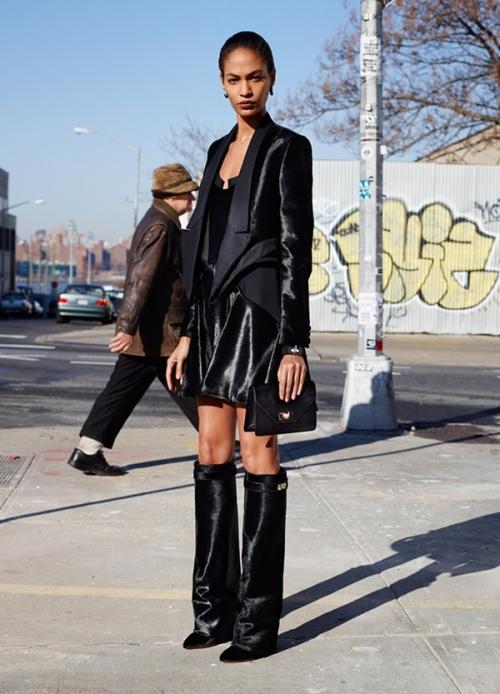 С чем носить сапоги трубы на каблуке. Подходят или нет?