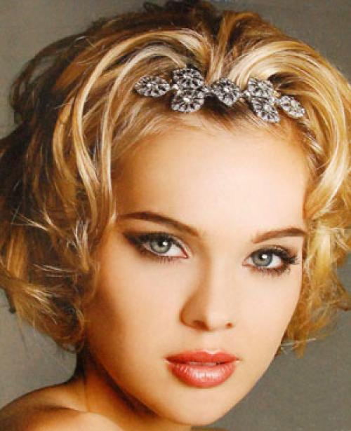 Как закалывать длинные волосы заколками. Как заколоть волосы (38 фото) необычно и красиво!