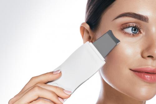 Какие уборные принадлежности помогут совместить уборку и уход за собой