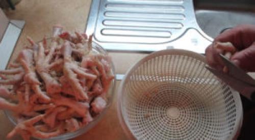 Холодец из куриных лапок польза и вред. Чем полезны куриные лапки и как их вкусно приготовить