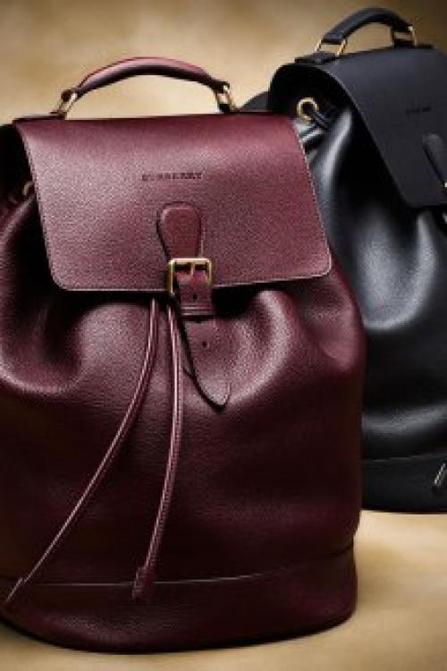 Как сочетать пальто и рюкзак. Кожаный рюкзак – люксовый аксессуар для любого стиля