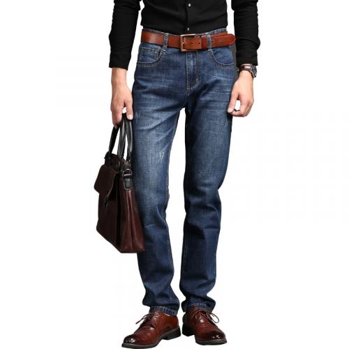 Как носить джинсы мужчинам. Особенности модели