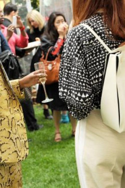 Как сочетать пальто и рюкзак. Кожаный рюкзак – люксовый аксессуар для любого стиля