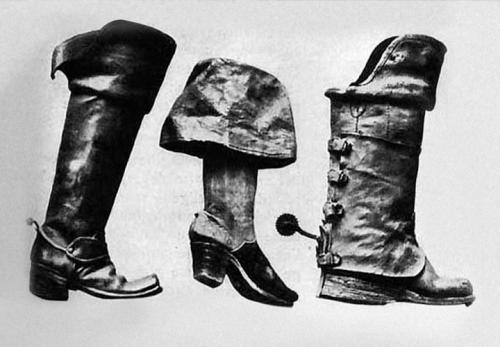 Мода на ботфорты 2019. Ставки повышены: топ самых модных ботфортов на осень-зиму 2019/20 08 Мода на ботфорты 2019. Ставки повышены: топ самых модных ботфортов на осень-зиму 2019/20 08