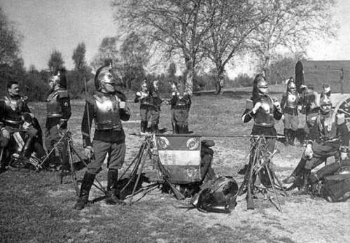 Мода на ботфорты 2019. Ставки повышены: топ самых модных ботфортов на осень-зиму 2019/20 09 Мода на ботфорты 2019. Ставки повышены: топ самых модных ботфортов на осень-зиму 2019/20 09