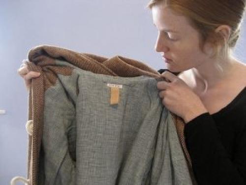 Как почистить светлое пальто. Чистка светлого пальто своими руками