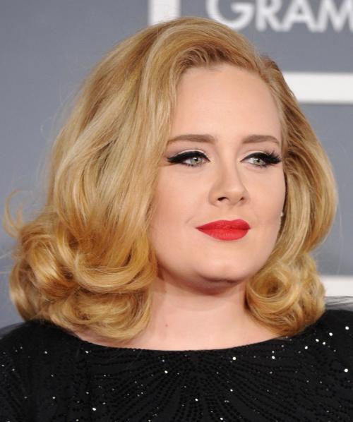 Модные стрижки на полное лицо 2019. Самые удачные стрижки для полных дам, которые будут модными в 2019 году — 25 фото 13