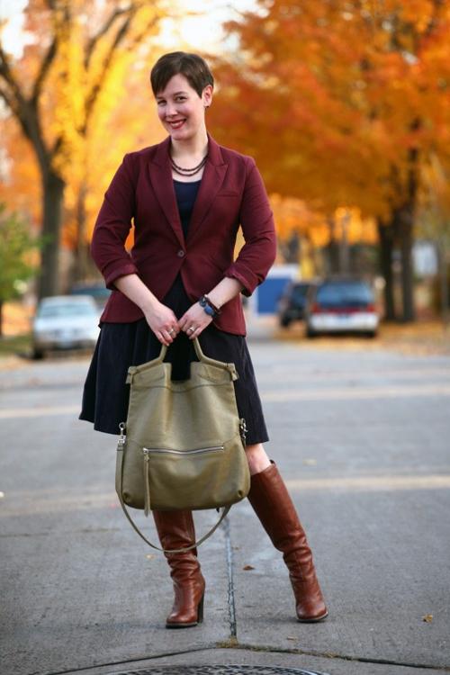 Какие платья можно носить с сапогами. Сапоги с платьем: предвкушая новогодние корпоративы