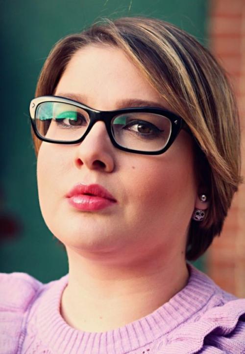 Прически для полного лица длинные волосы. Особенности стрижек для полных