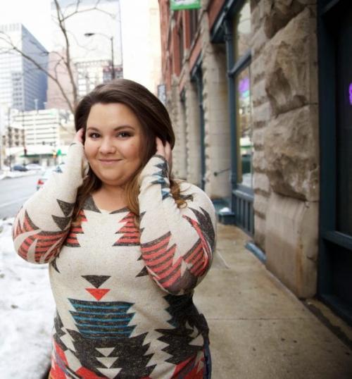 Прически для полного лица длинные волосы. Особенности стрижек для полных