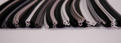 Какие материалы можно использовать для утепления дверей в частном доме