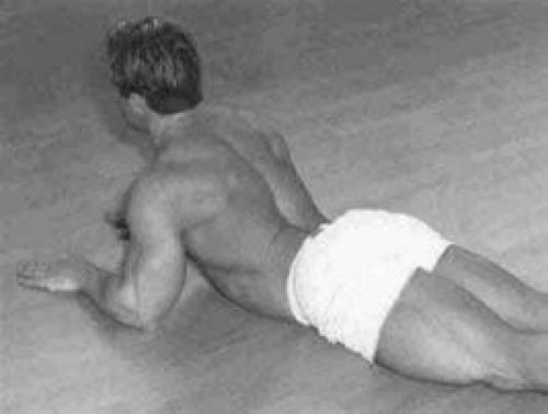 Какие упражнения для растяжки всего тела можно делать на рабочем месте