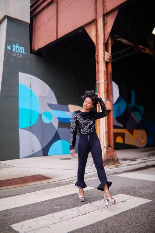 Элегантный образ с джинсами. Как составить вечерний образ с джинсами?