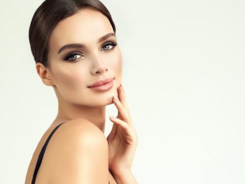 Что делать с мелкими волосками на линии лба: советы и решения 01