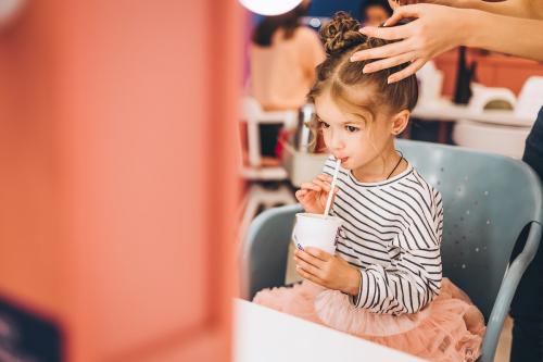 Какие стили и прически подходят для детских волос, чтобы они не торчали. Общие рекомендации