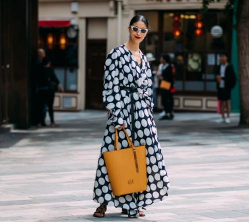 Интересные фасоны платьев. Шикарные вечерние платья 2022 – ТОП-100. Актуальные модели и цвета 25 Интересные фасоны платьев. Шикарные вечерние платья 2022 – ТОП-100. Актуальные модели и цвета 25