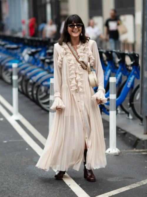 Интересные фасоны платьев. Шикарные вечерние платья 2022 – ТОП-100. Актуальные модели и цвета 27 Интересные фасоны платьев. Шикарные вечерние платья 2022 – ТОП-100. Актуальные модели и цвета 27