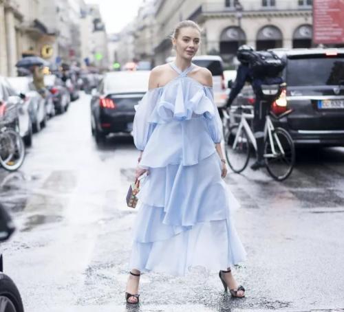 Интересные фасоны платьев. Шикарные вечерние платья 2022 – ТОП-100. Актуальные модели и цвета 29 Интересные фасоны платьев. Шикарные вечерние платья 2022 – ТОП-100. Актуальные модели и цвета 29