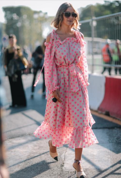 Интересные фасоны платьев. Шикарные вечерние платья 2022 – ТОП-100. Актуальные модели и цвета 28 Интересные фасоны платьев. Шикарные вечерние платья 2022 – ТОП-100. Актуальные модели и цвета 28