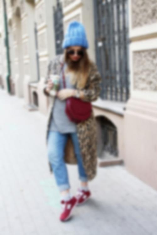 Пальто и шапка ушанка. Как носить меховую шапку-ушанку 05