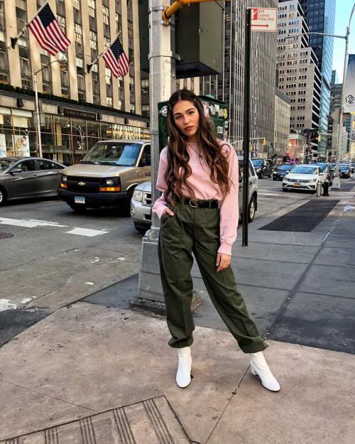 Женские брюки 2021. Тенденция № 1 – свободный крой, защипи и завышенная талия, прямые или слегка зауженные 01 Женские брюки 2021. Тенденция № 1 – свободный крой, защипи и завышенная талия, прямые или слегка зауженные 01