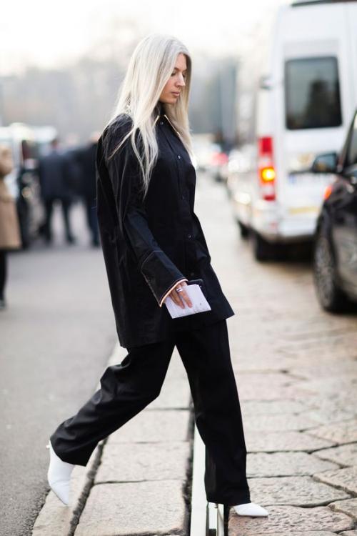 Можно ли носить светлые сапоги с черными колготками. С чем сочетать белые сапоги в образе