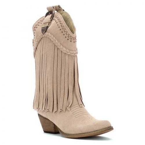 С чем носить бежевые сапоги на плоской подошве. Разновидности