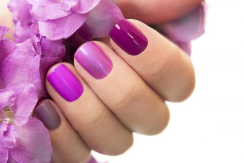 Можно ли использовать более трех цветов в одном маникюре. Правила сочетания цветов в маникюре