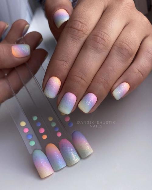 Какие современные тенденции в трехцветных маникюрах. Трехцветный градиент