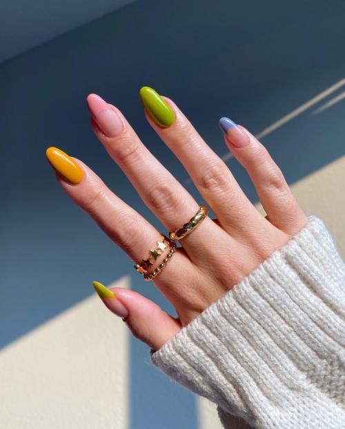 Какие современные тенденции в разноцветном маникюре с единой гаммой. Тенденции и новинки