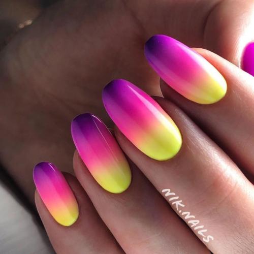 Какие современные тенденции в трехцветных маникюрах. Трехцветный градиент