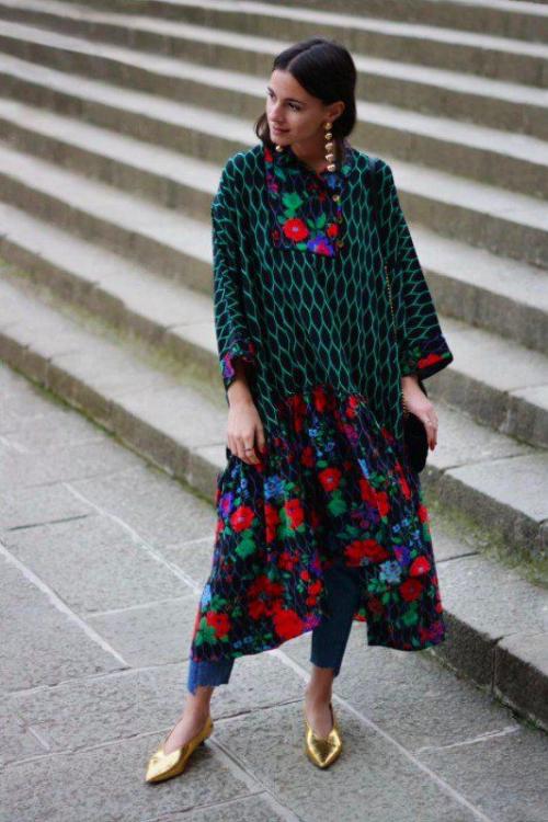 Как носить платье с джинсами. Платье с джинсами: как носить?