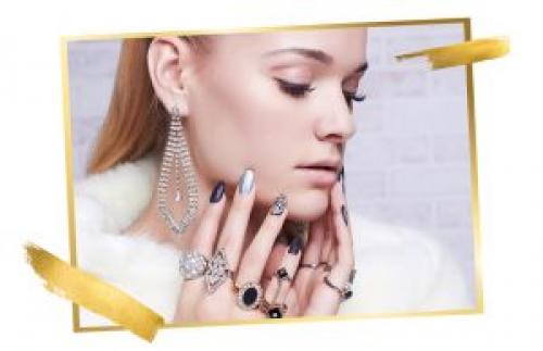 Можно ли использовать металлические цвета в маникюре с разными оттенками. Блеск металла: хромированный тренд в маникюре