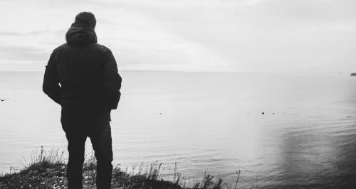 Стоит ли смириться с одиночеством женщине в 40 лет. «После 40 лет пришлось вернуться в родной маленький город. Ощущаю тотальное одиночество» 01 Стоит ли смириться с одиночеством женщине в 40 лет. «После 40 лет пришлось вернуться в родной маленький город. Ощущаю тотальное одиночество» 01