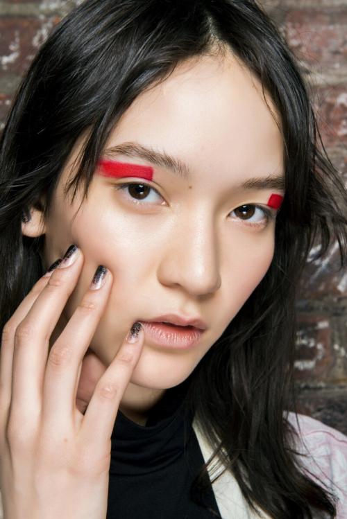 Как сделать переход между тремя цветами на ногтях. Градиентный маникюр: идеи дизайна