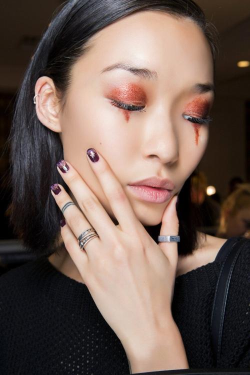 Как сделать переход между тремя цветами на ногтях. Градиентный маникюр: идеи дизайна